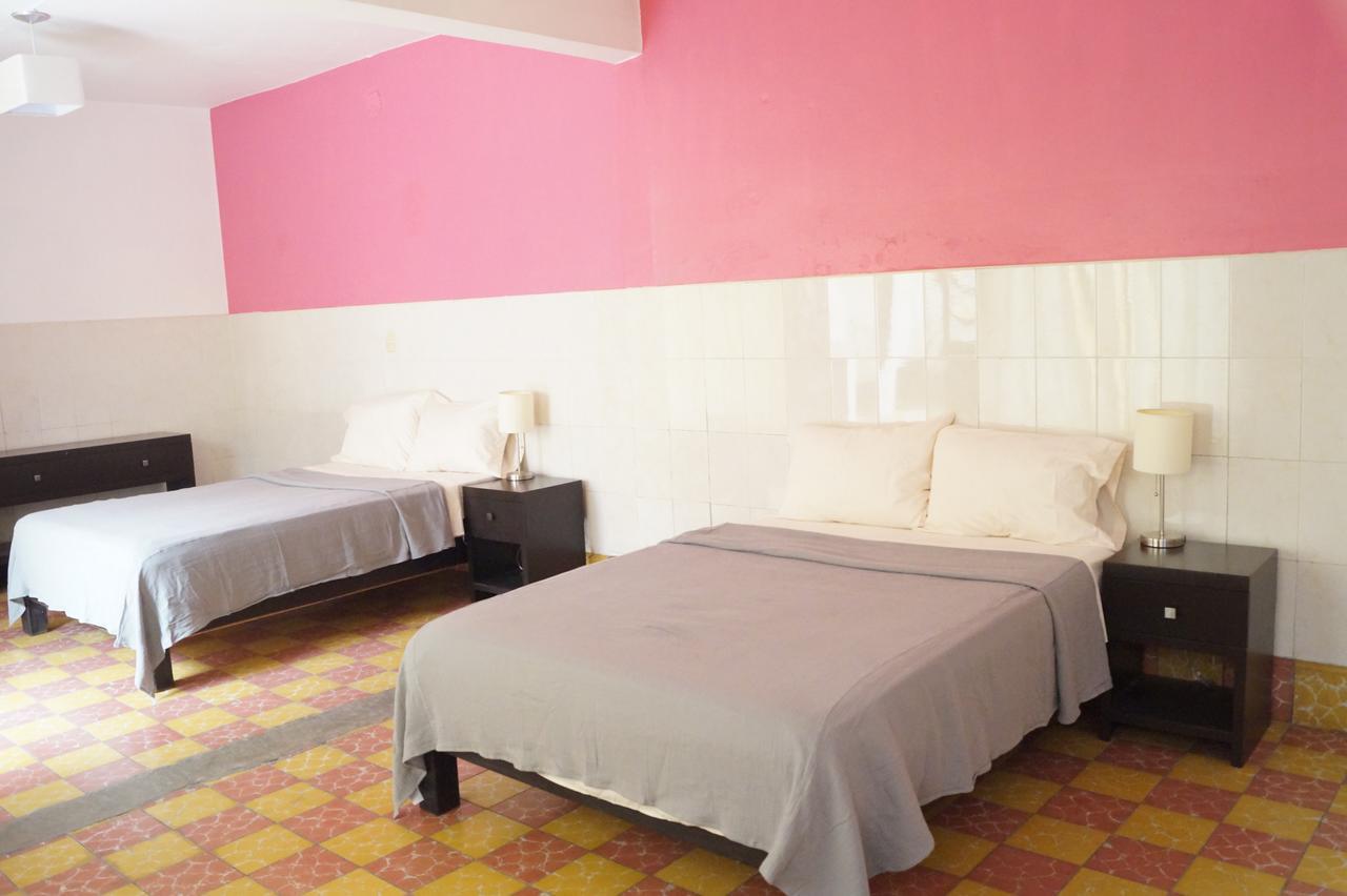 Casa De Los Soles B&B Hostal Tlaquepaque Екстериор снимка